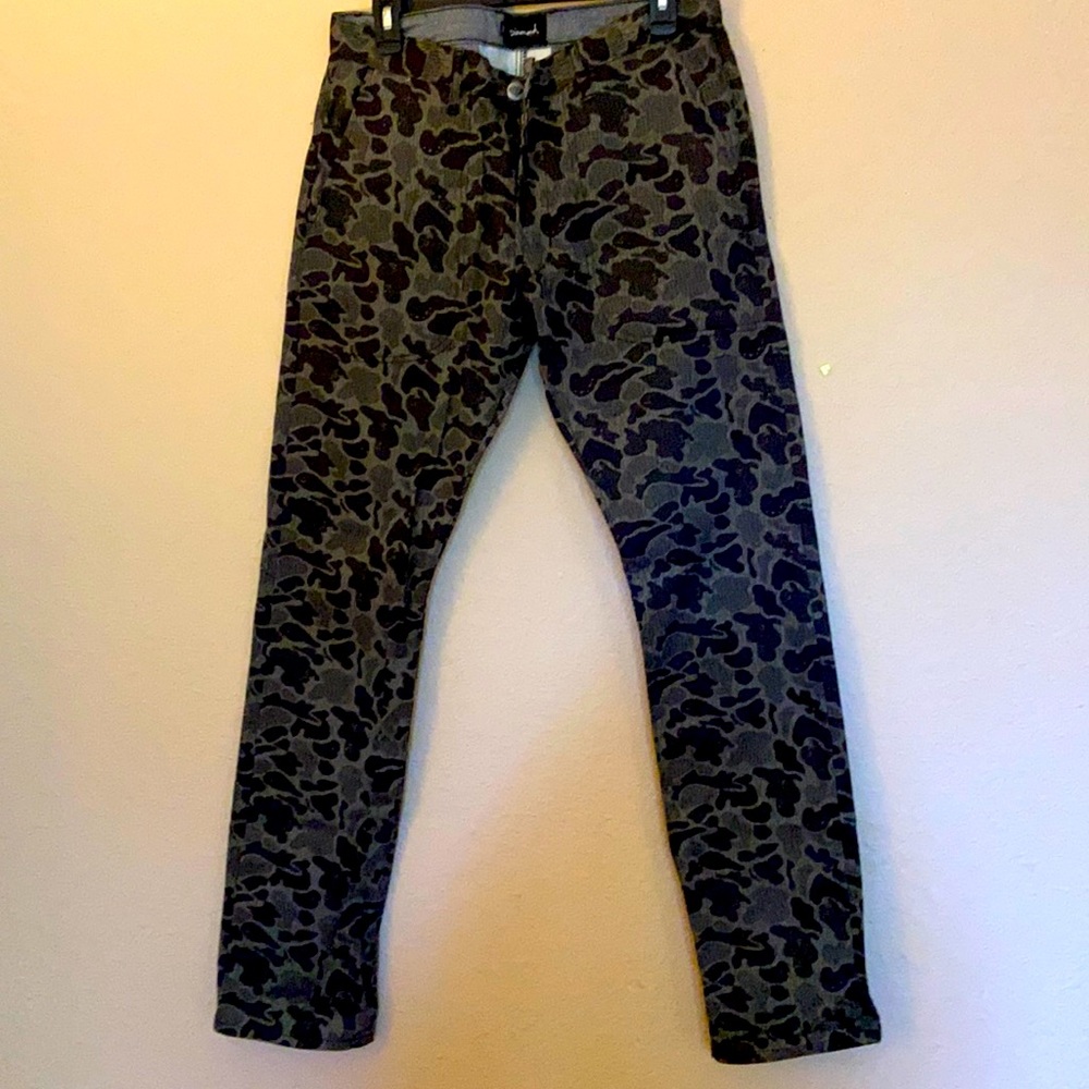 Pants with two botton back pocket new with out tag